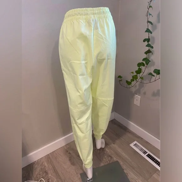 Nike Neon Yellow Joggers Pants Women’s Size XS Lightweight Athletic Pants - Picture 7 of 8
